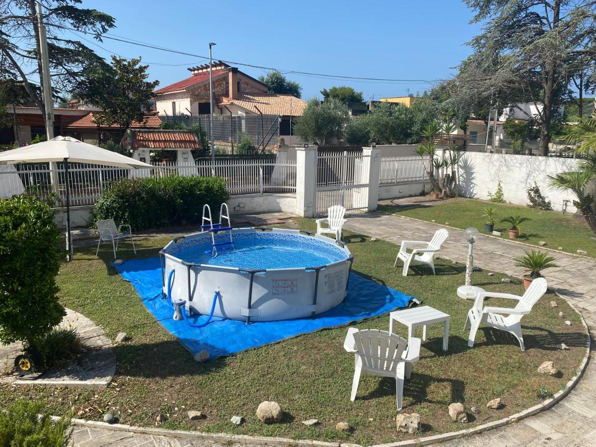 Villa Delle Pleiadi Castel Volturno Exterior foto